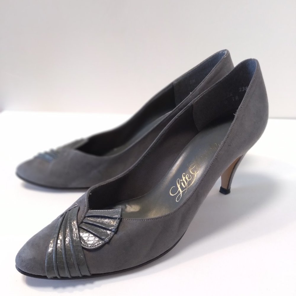 Lifestride Grey Suede 2.5 inch heel, size 7.5 Narrow